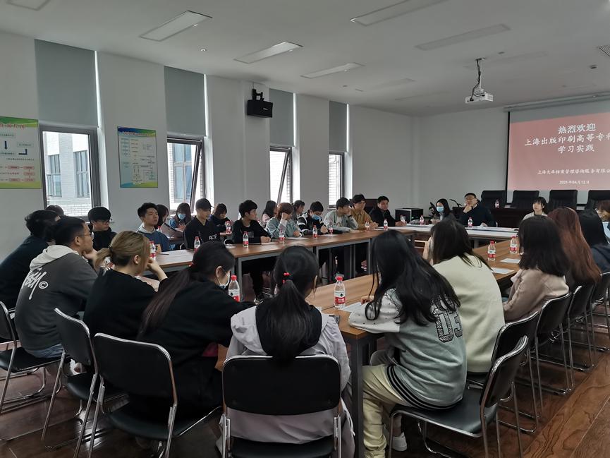 走進(jìn)現(xiàn)代企業(yè) 影視藝術(shù)系影像檔案專業(yè)的頂崗實踐與學(xué)徒制探索